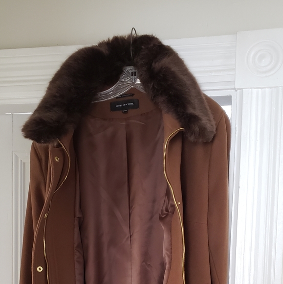 Womans plus size winter coat - Picture 4 of 6